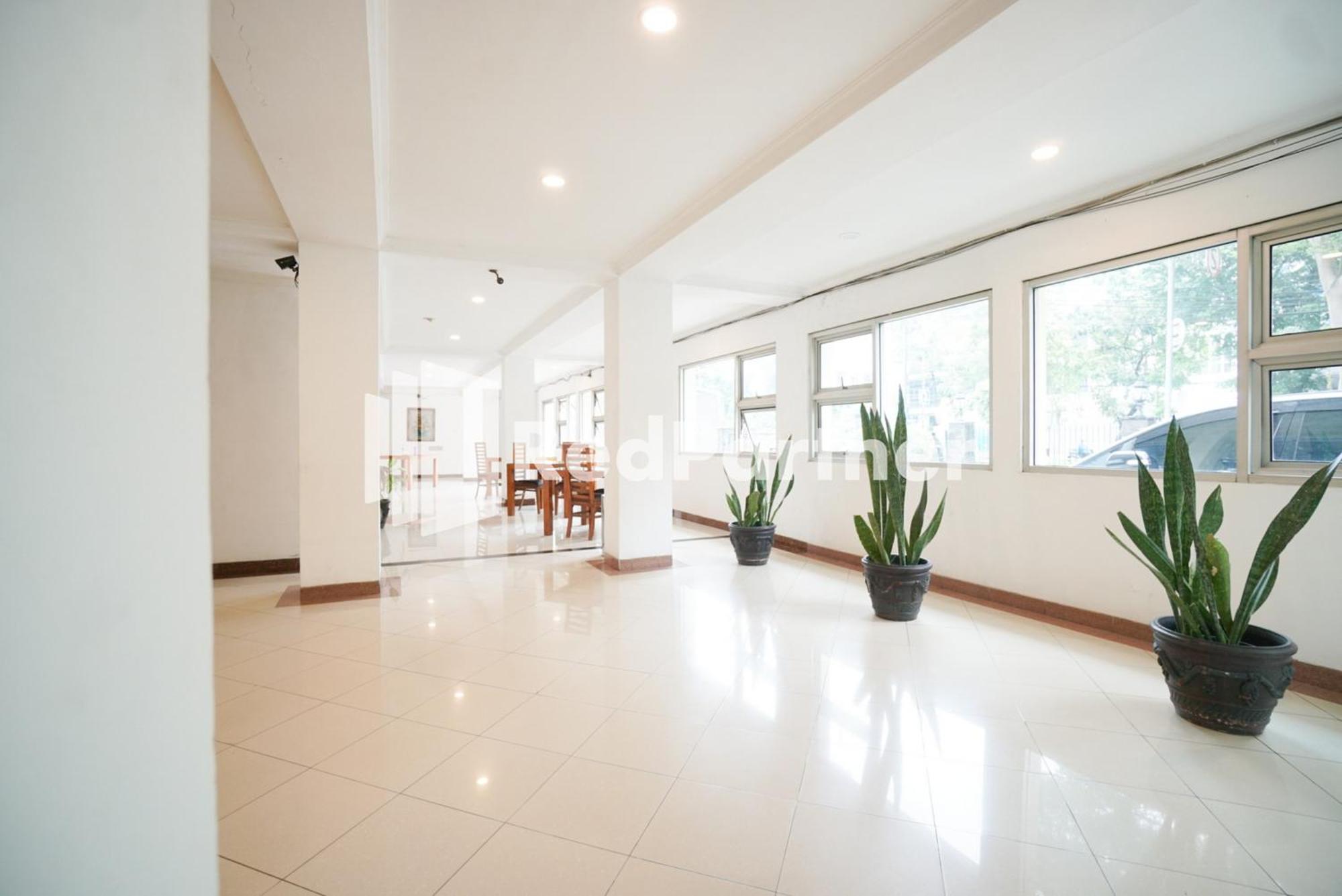 Oyo 90853 Borobudur Kemayoran Syariah Hotel 2*
