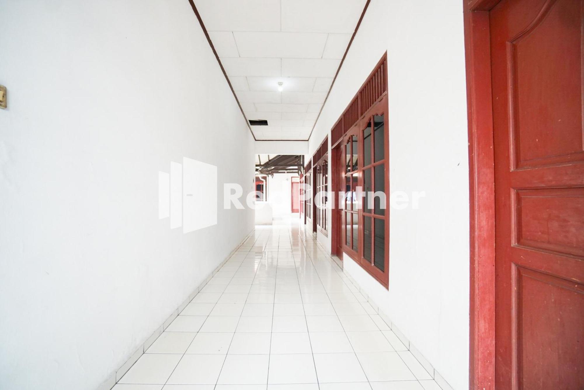 Oyo 90853 Borobudur Kemayoran Syariah Jakarta